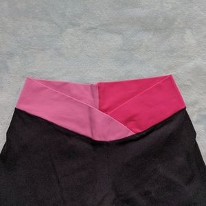 Low rise workout capris